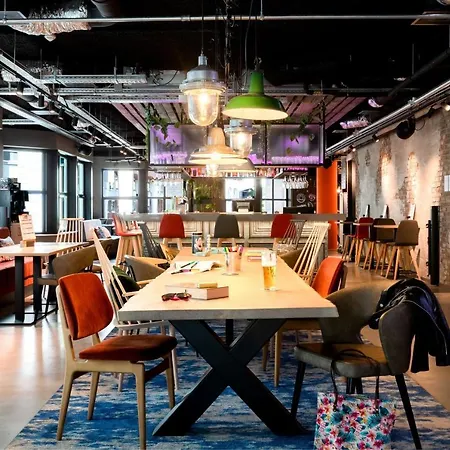 Moxy Hotel 4*