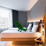 Moxy Hotel Den Haag