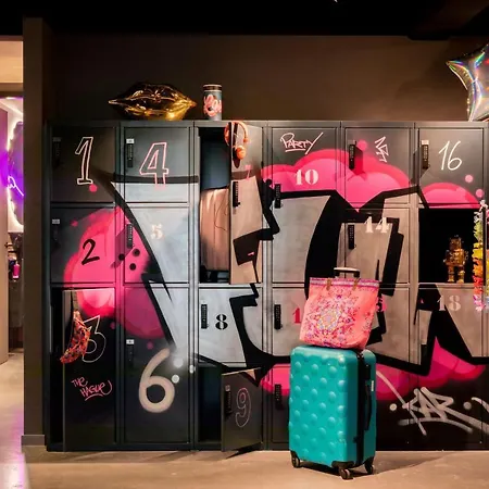 Hotel Moxy 4*