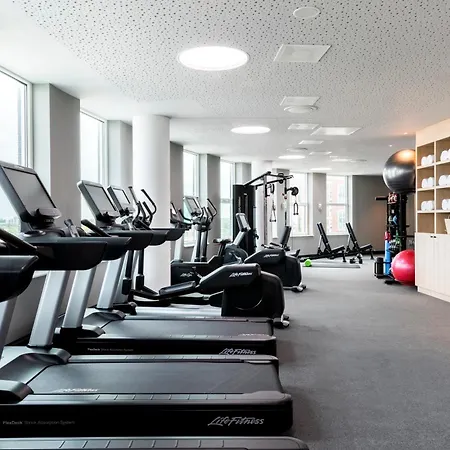 Hotel Moxy 4*